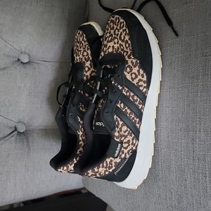 Adidas leopard print